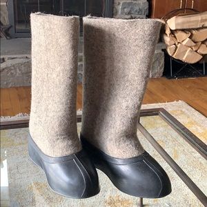 Russian wool Valenki boots.